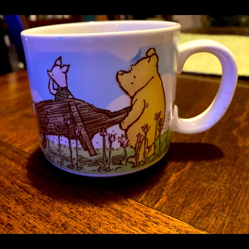 Vintage ClassicWinnie the Pooh collectible mug